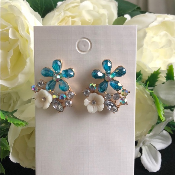 Crystal flower earrings